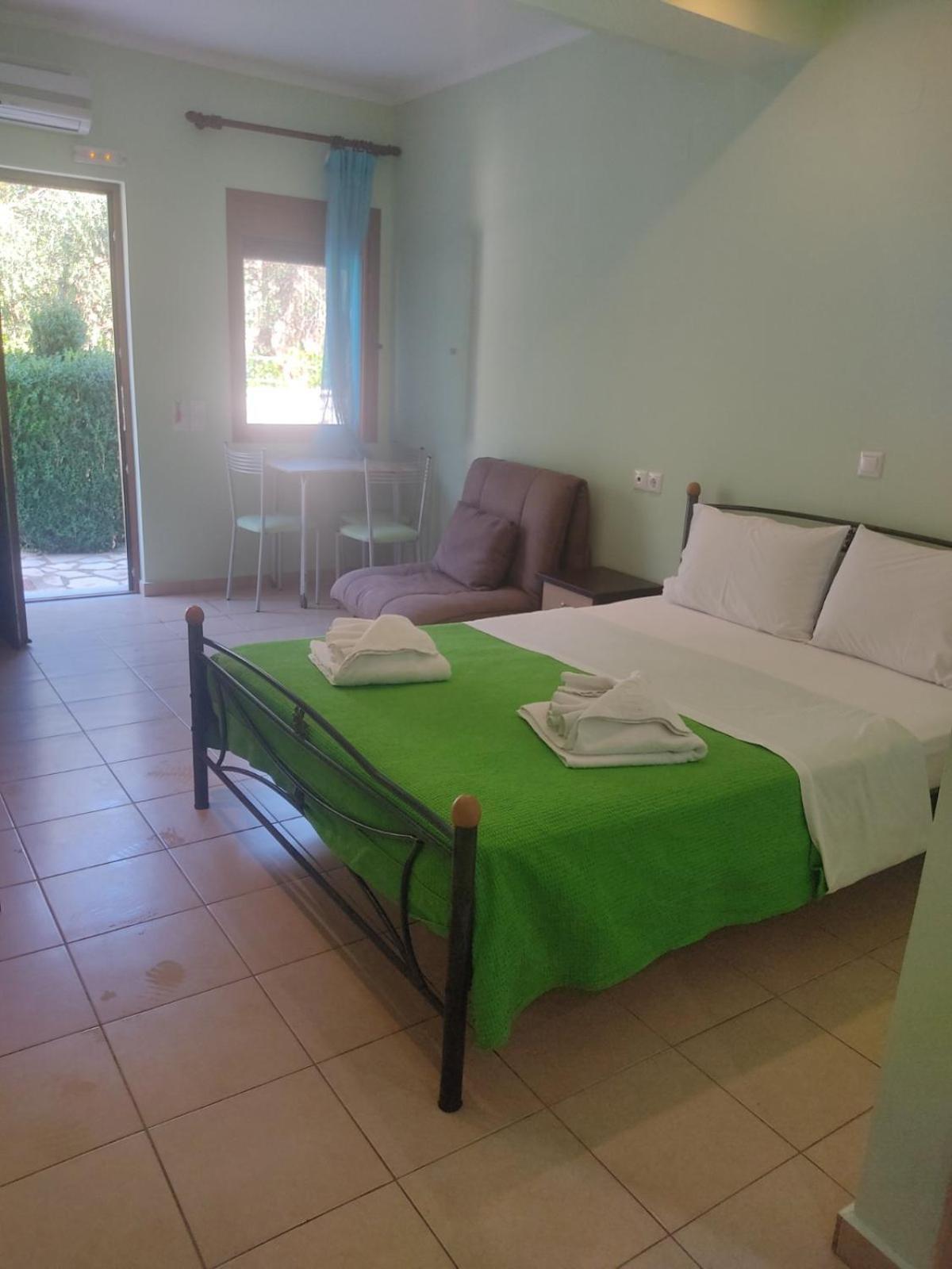 Agios Nikitas Dolphins Apartman Kültér fotó